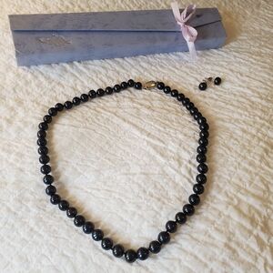 18kgp Clasp Black Pearl Necklace and Earring Set In Gift Box